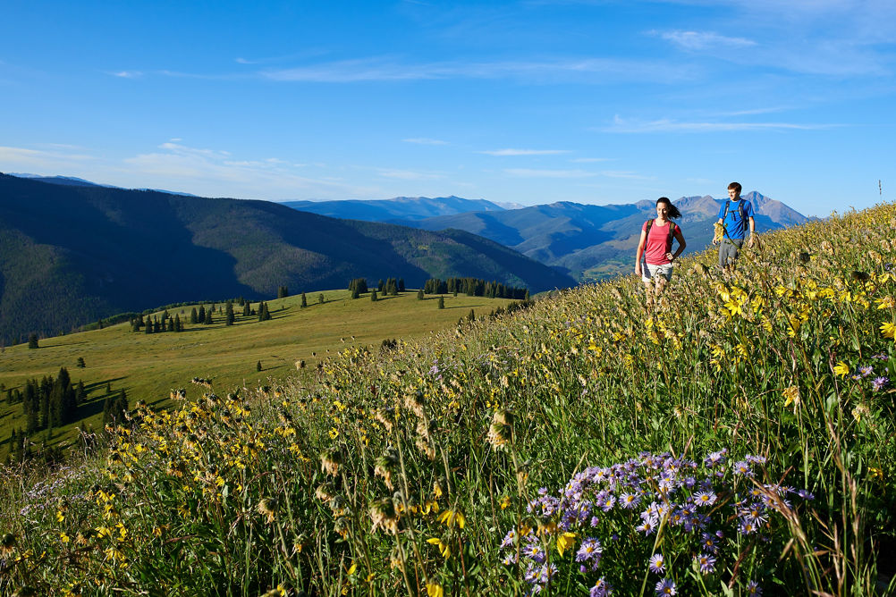Couple hiking in Vail, CO.