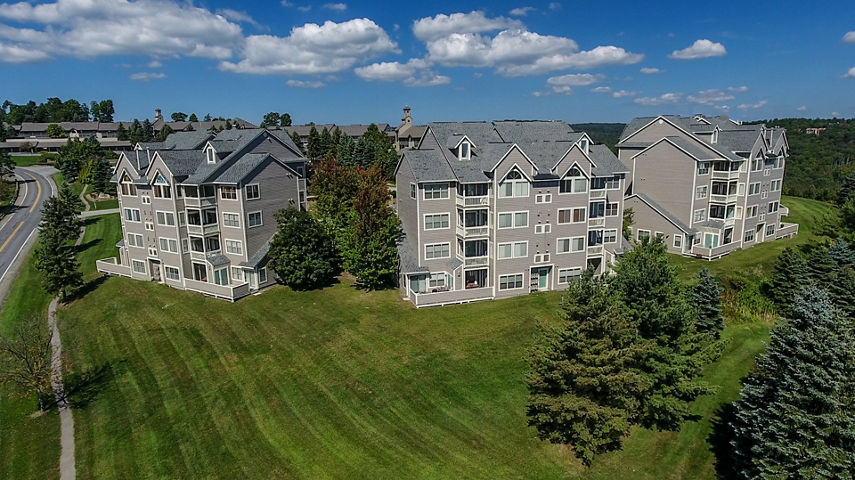 Exterior of The Villages Condos at Seven Springs