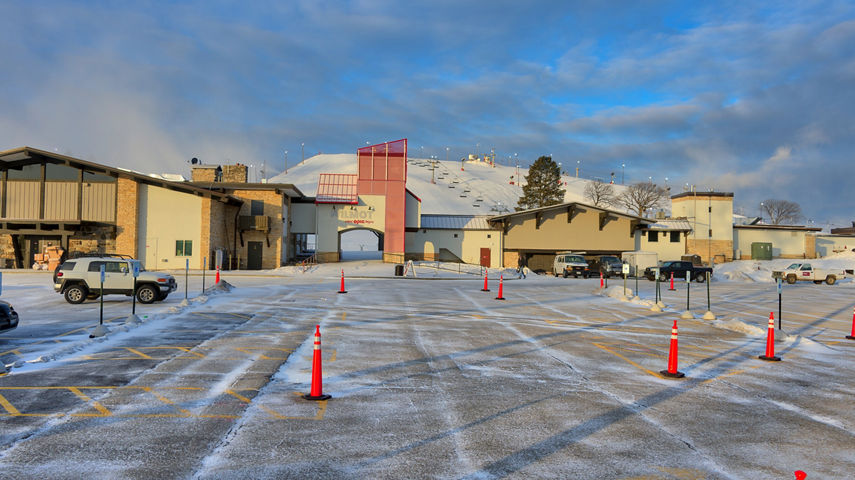 Entrance Walkway at Wilmot Mountain