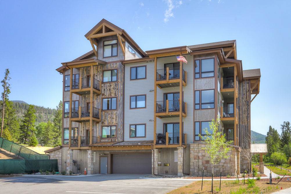 Exterior of Clear Water Lofts at Keystone Mountain Resort