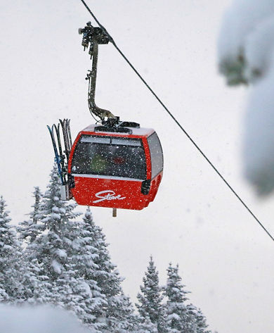 Gondola takes skiers to top of the mountain in Stowe, VT.