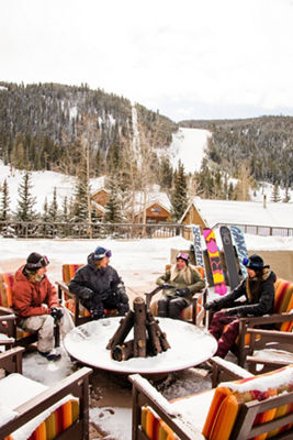 Friends enjoy lodging amenities and the surrounding areas in Keystone, CO.