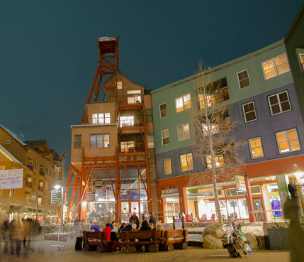 Friends enjoy lodging amenities and the surrounding areas in Keystone, CO.