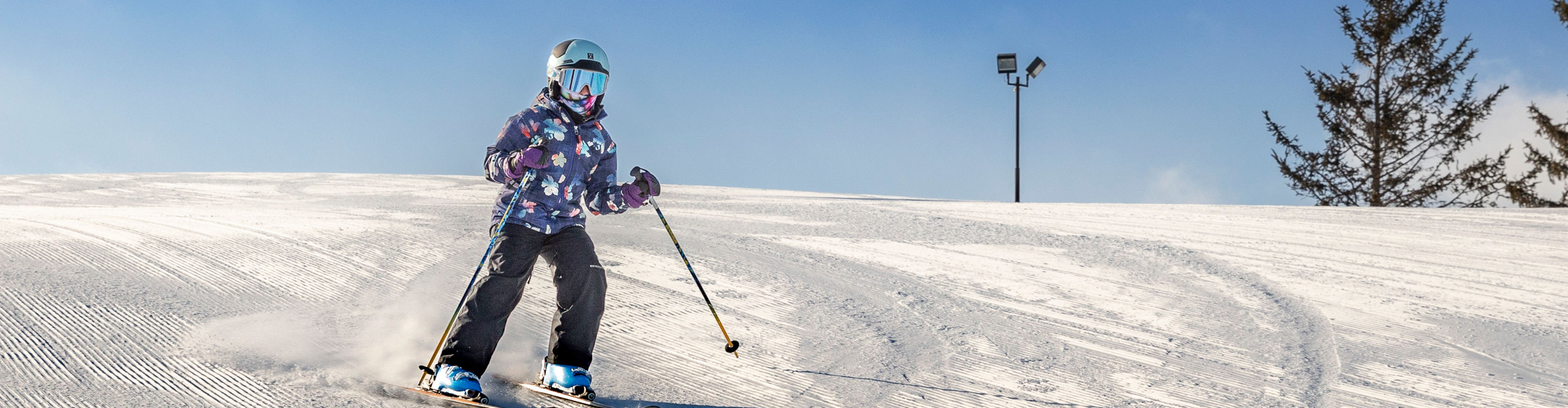Little Girl Skis at Wilmot Mountain