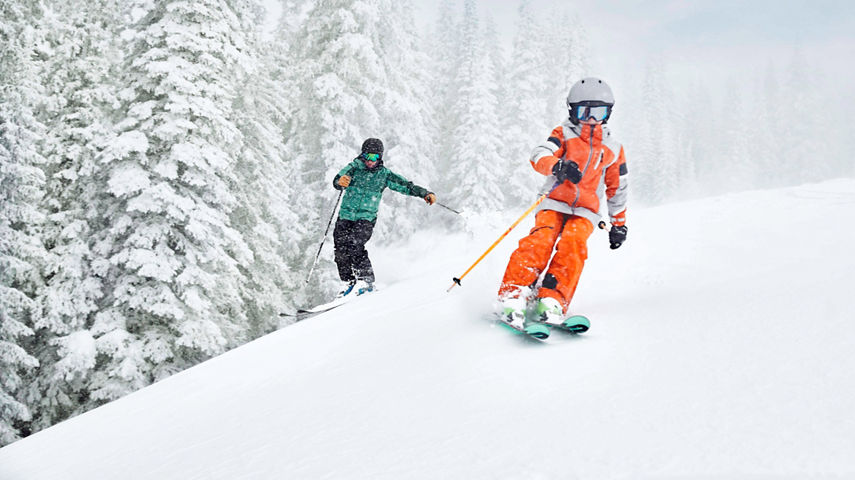 Family skiing in Vail, CO