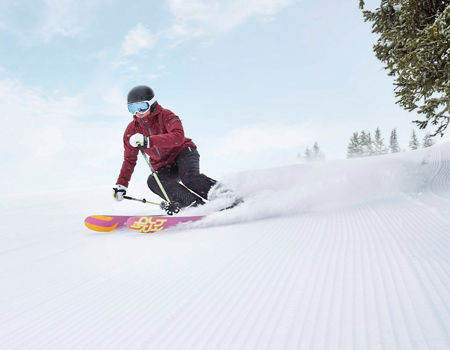 Family skiing in Vail, CO