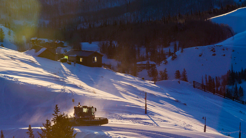 Grooming in the early morning at Park City
