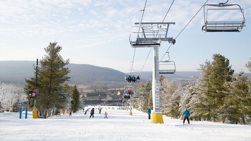 Dipsy Quad lift on sunny day at Liberty