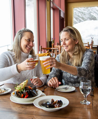 Female couple dining at Cliff House 7