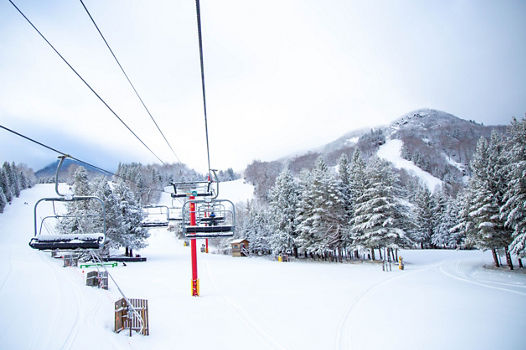 Snowy morning at Hunter Mountain