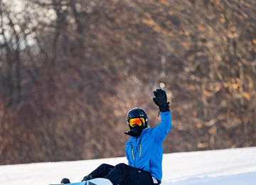 Snowboarding at Laurel Mountain Ski Resort