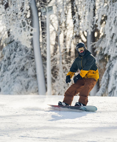 Snowboarding at Laurel Mountain Ski Resort