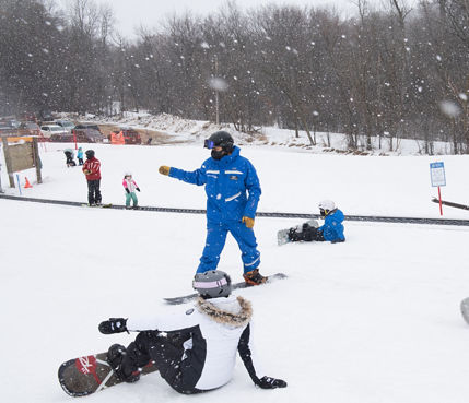 Group Snowboard Lesson at Afton Alps, MN