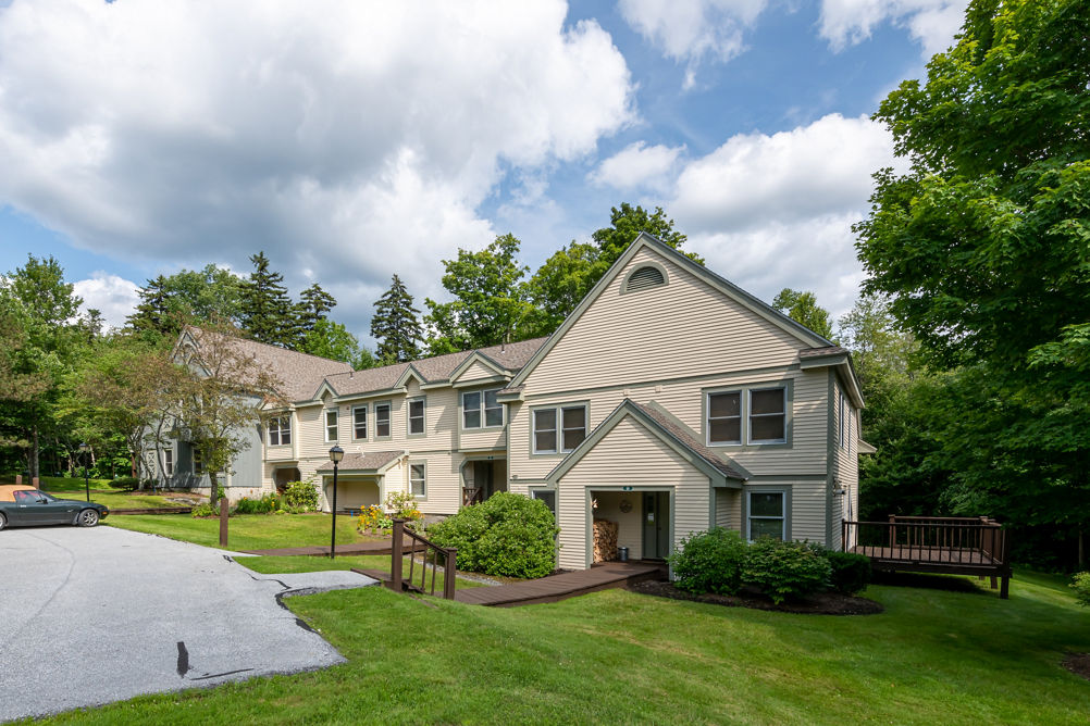 Summery Exterior of Greenspring Townhomes at Mount Snow