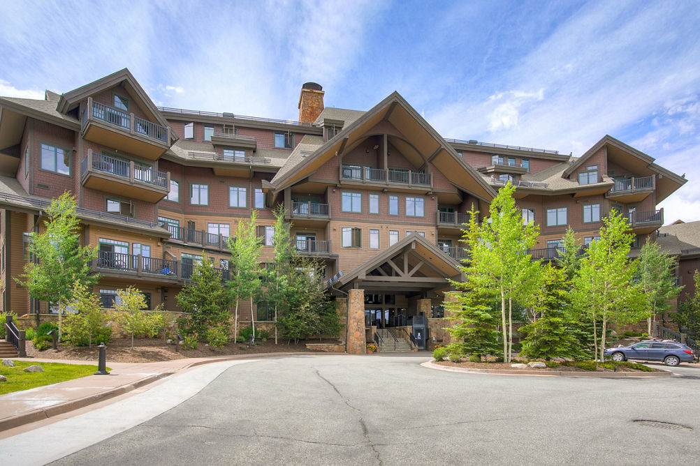 Exterior at Crystal Peak Lodge at Breckenridge