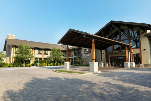 Exterior of the Highlands Lodge at Liberty Mountain