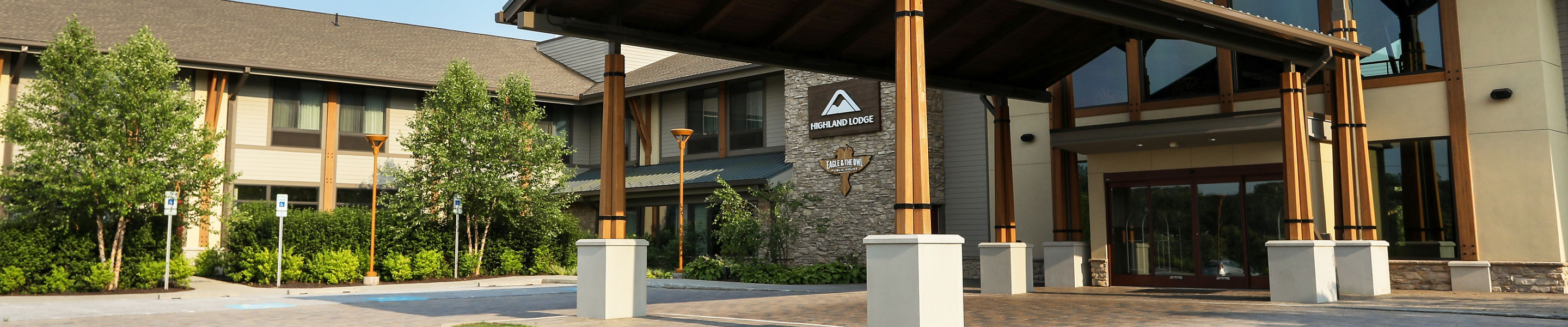 Exterior of the Highlands Lodge at Liberty Mountain