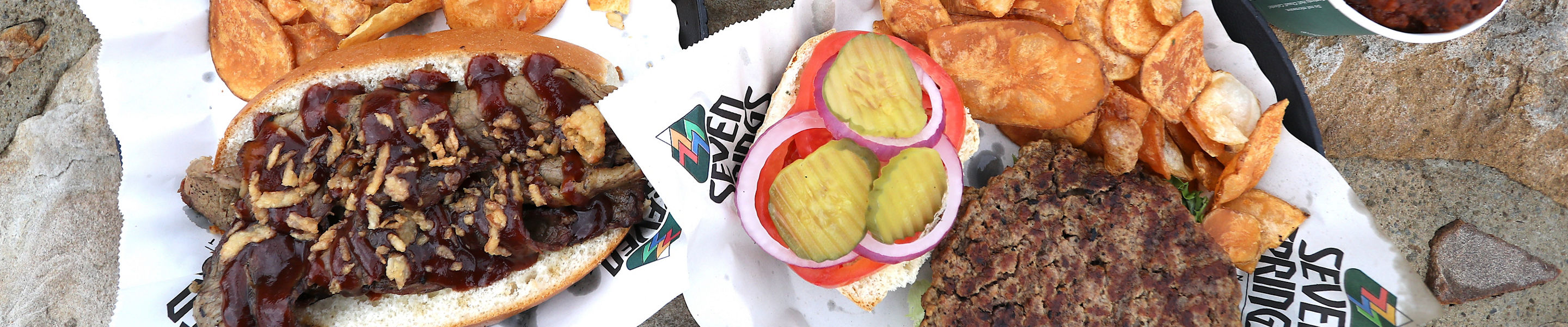 Food and Beverage Imagery at Emo's Pit in Seven Springs