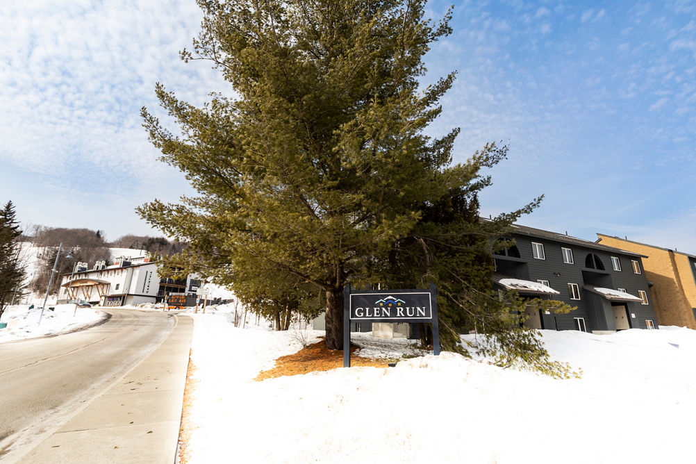 Exterior of the Glen Run Condominiums at Mount Snow Resort