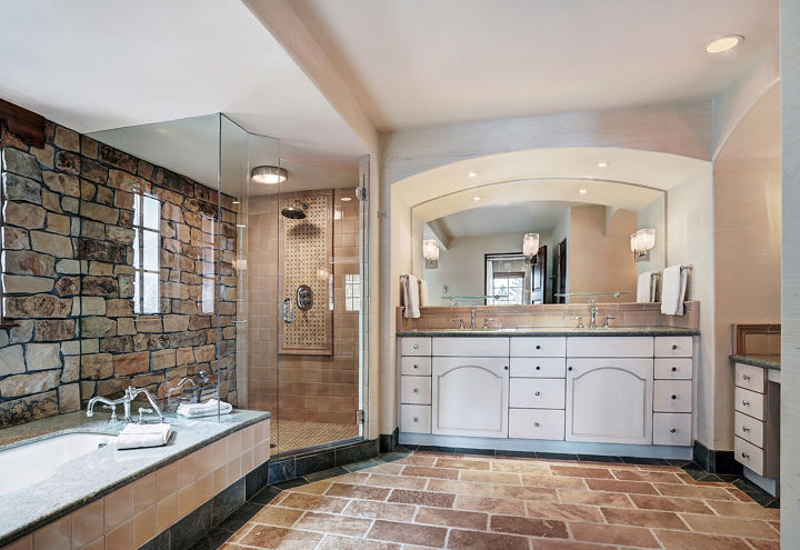 Chalet Bathroom at The Lodge at Vail