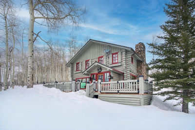 Exterior of Trappers Cabin at Beaver Creek