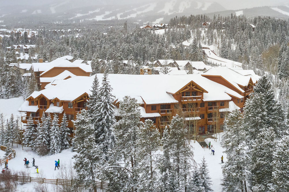 Exterior of Mountain Thunder Lodge