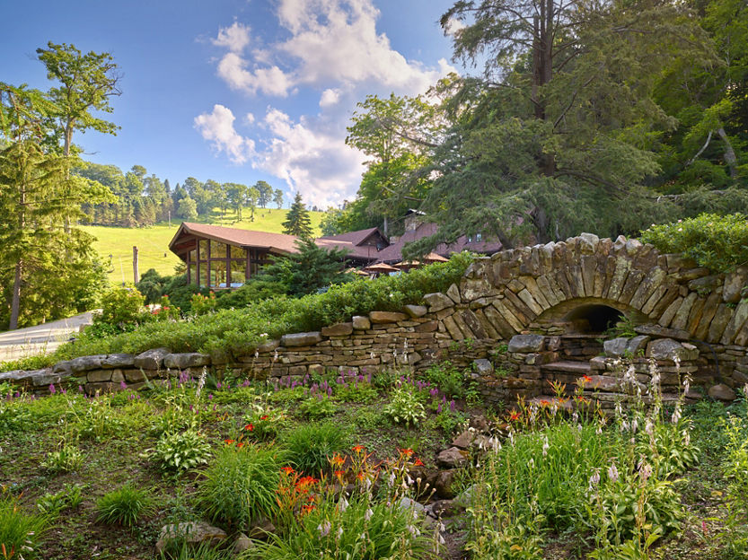 Exterior of Helen's Restaurant at Seven Springs Mountain Resort