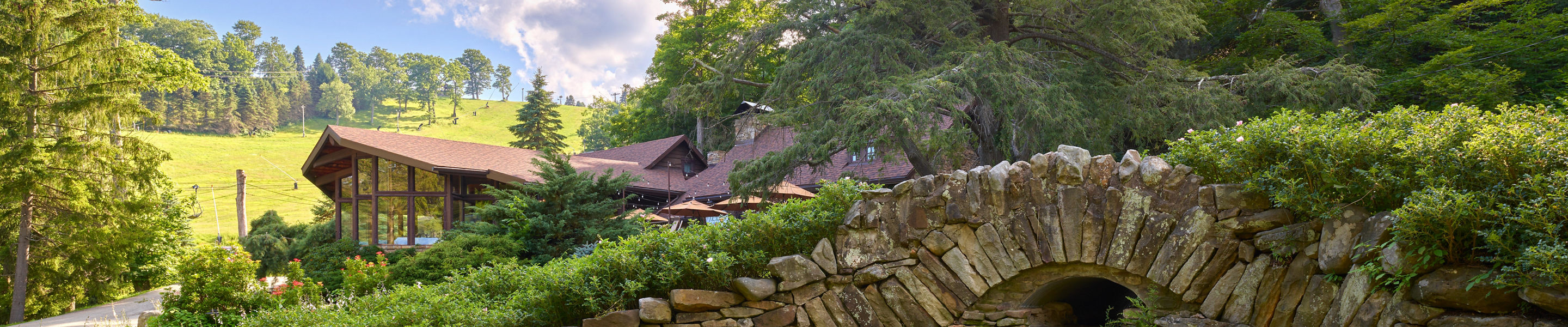 Exterior of Helen's Restaurant at Seven Springs Mountain Resort