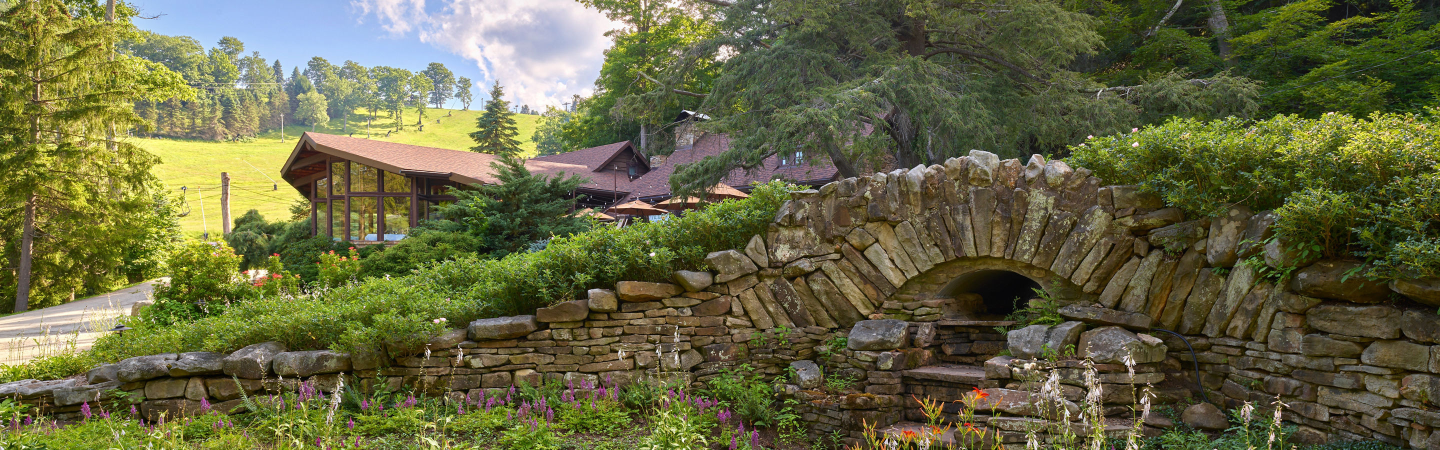 Exterior of Helen's Restaurant at Seven Springs Mountain Resort