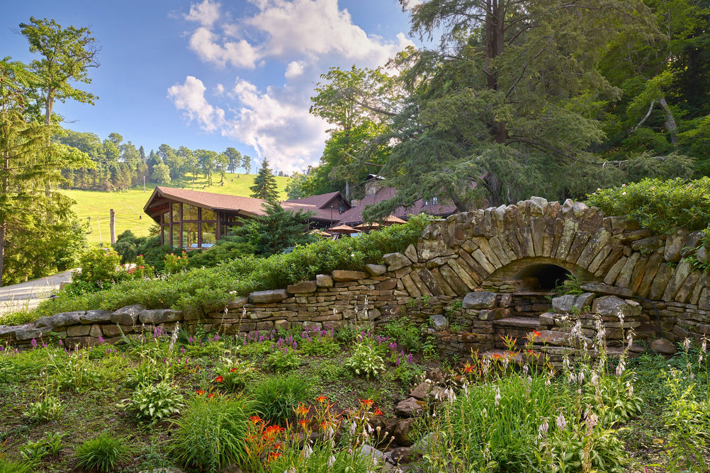 Exterior of Helen's Restaurant at Seven Springs Mountain Resort