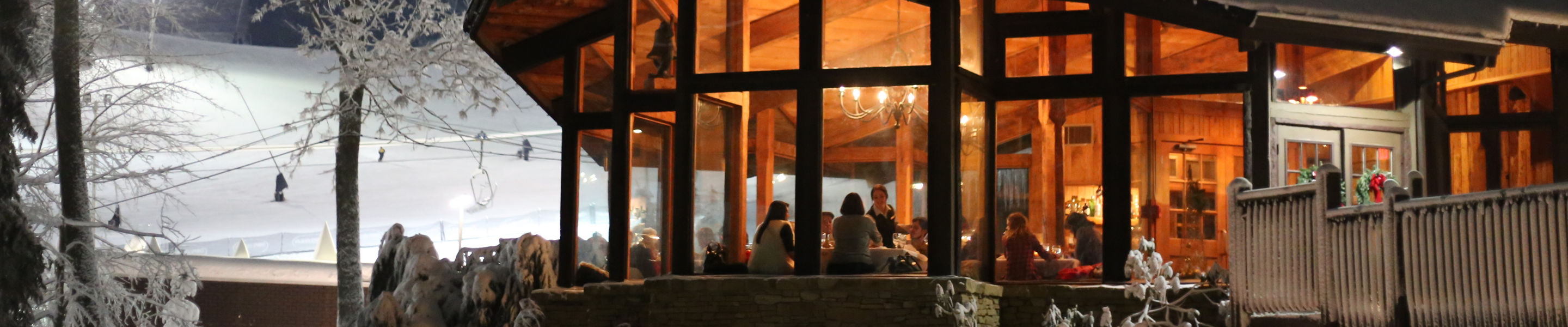 Helen's Restaurant at Night