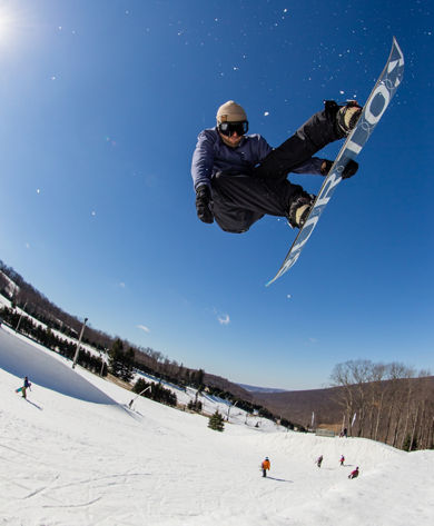 Snowboarder North Park Halfpipe Air 2 Fakie