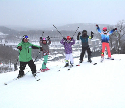 Youth group ski lesson