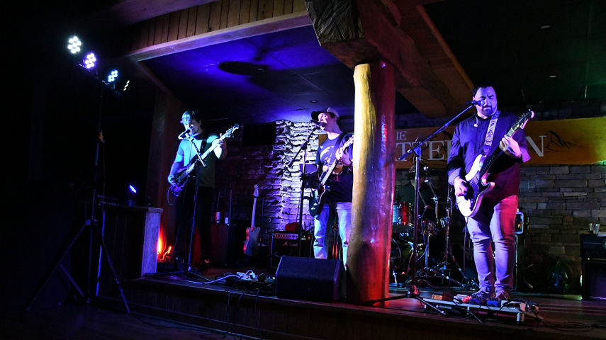 Matterhorn Lounge  Band