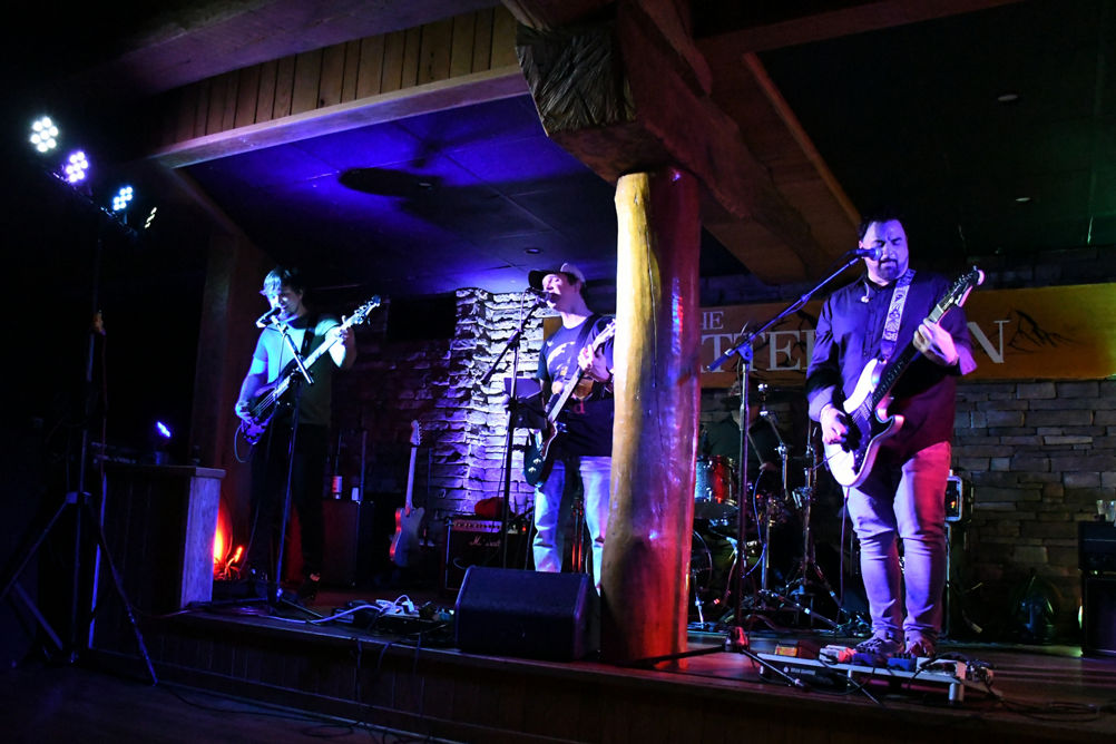 Matterhorn Lounge  Band