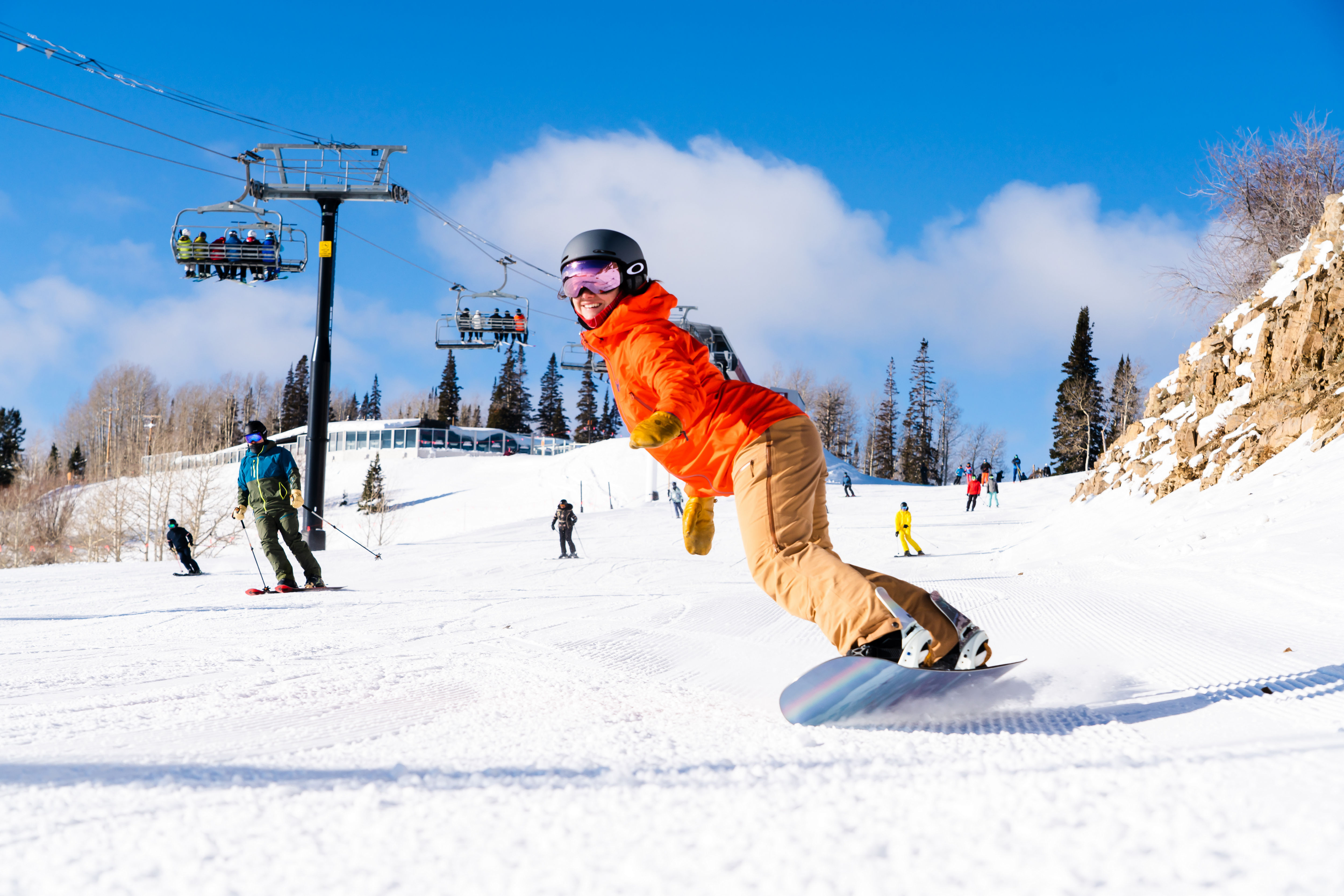 https://scene7.vailresorts.com/is/image/vailresorts/20221118_PC_Chi_001?wid=4000&resMode=sharp2&w=4000&h=2666&fit=constrain,1&dpr=on,2.625