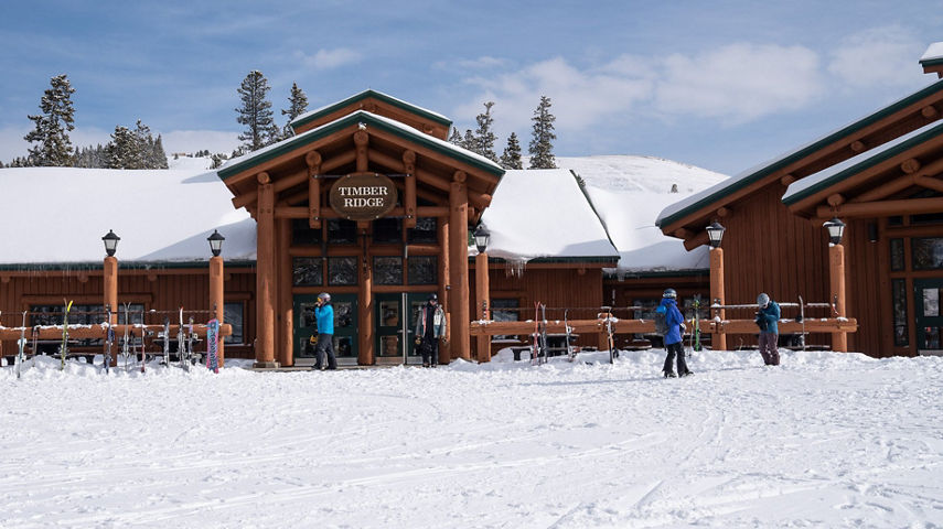 Exterior of Timber Ridge Lodge at Keystone