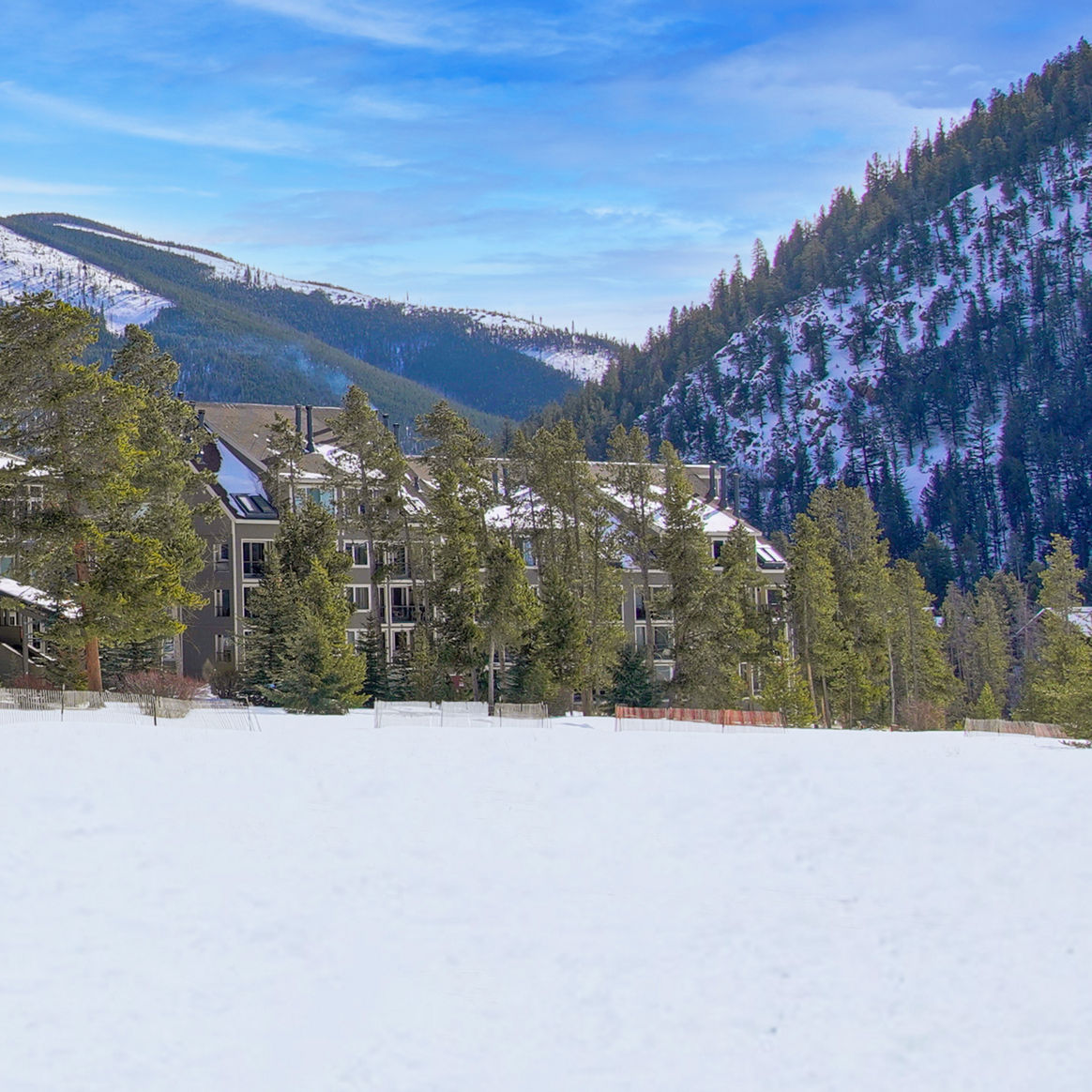 Exterior of Evergreen Condos at Keystone