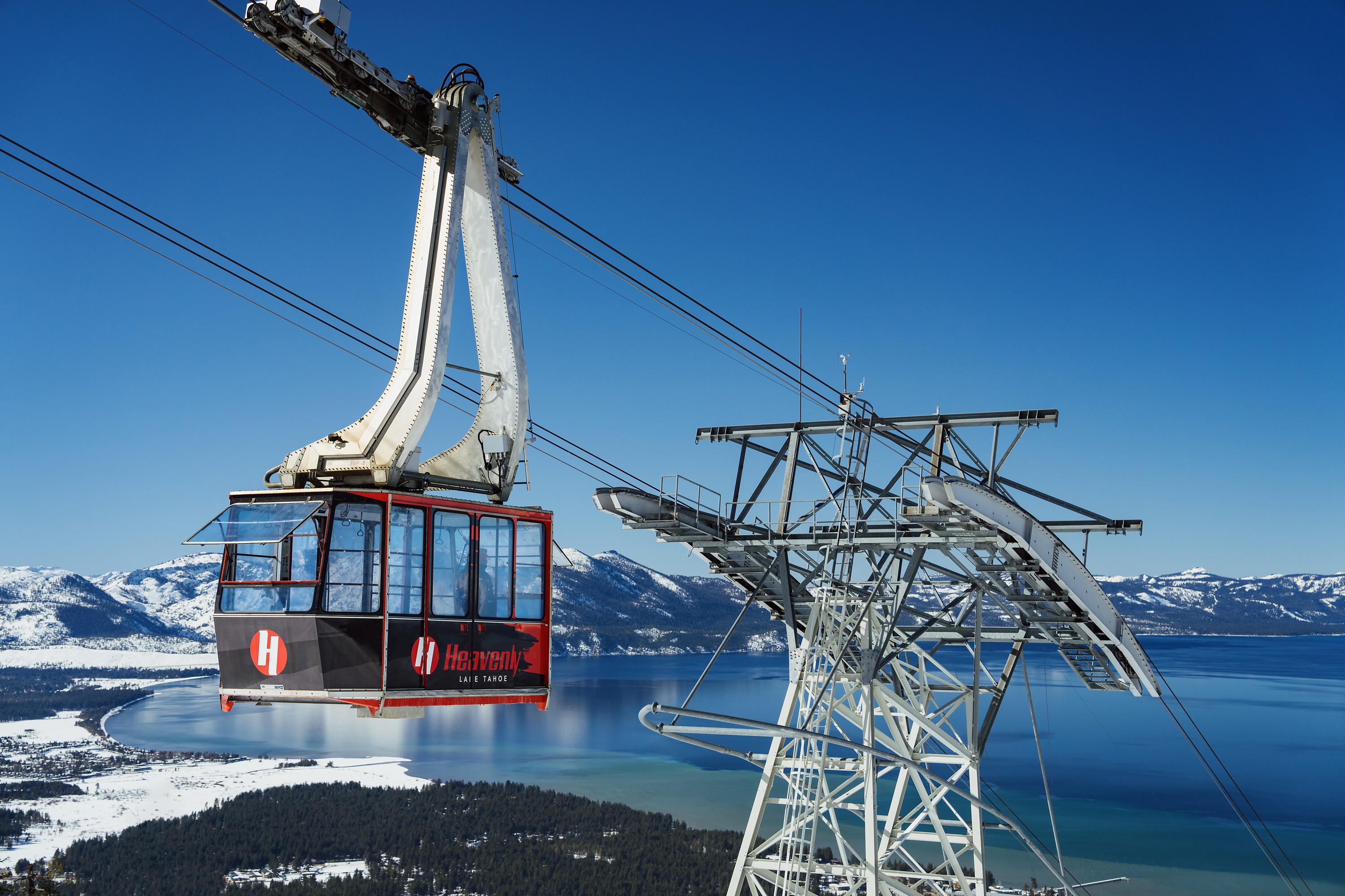 Pistas de Heavenly com vista para o Lake Tahoe