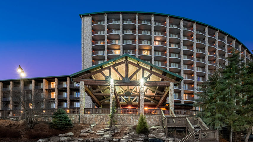 Slopeside Hotel Exterior