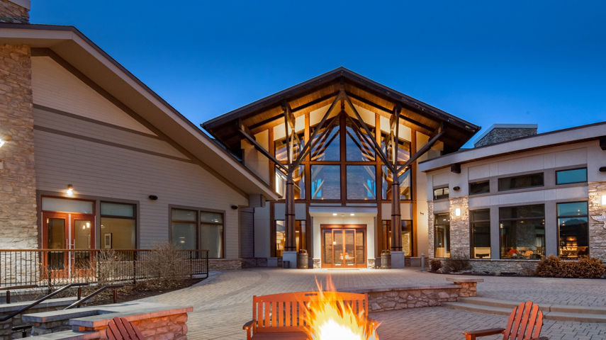 Highlands Lodge Exterior