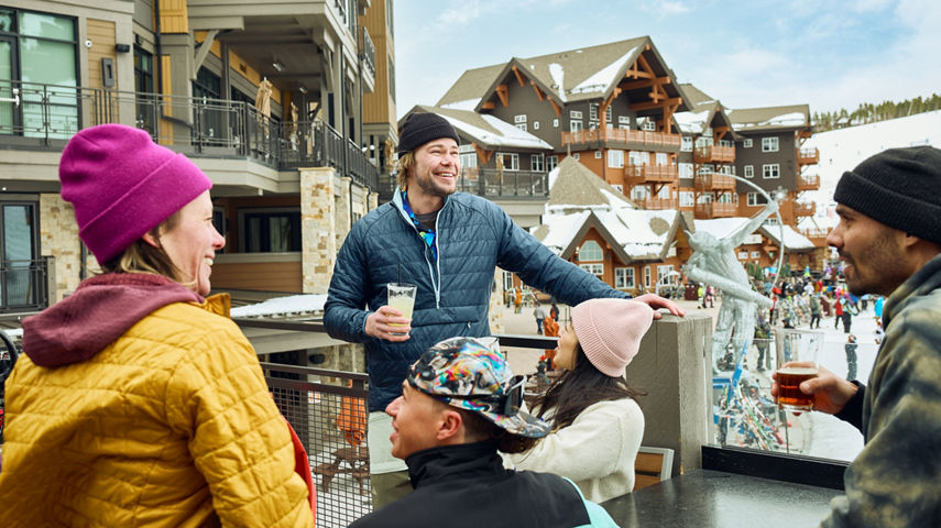 Friends Enjoy Apres at Robbie's Tavern at Breckenridge