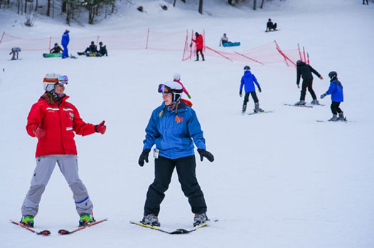 Adult Ski Lesson at Afton Alps