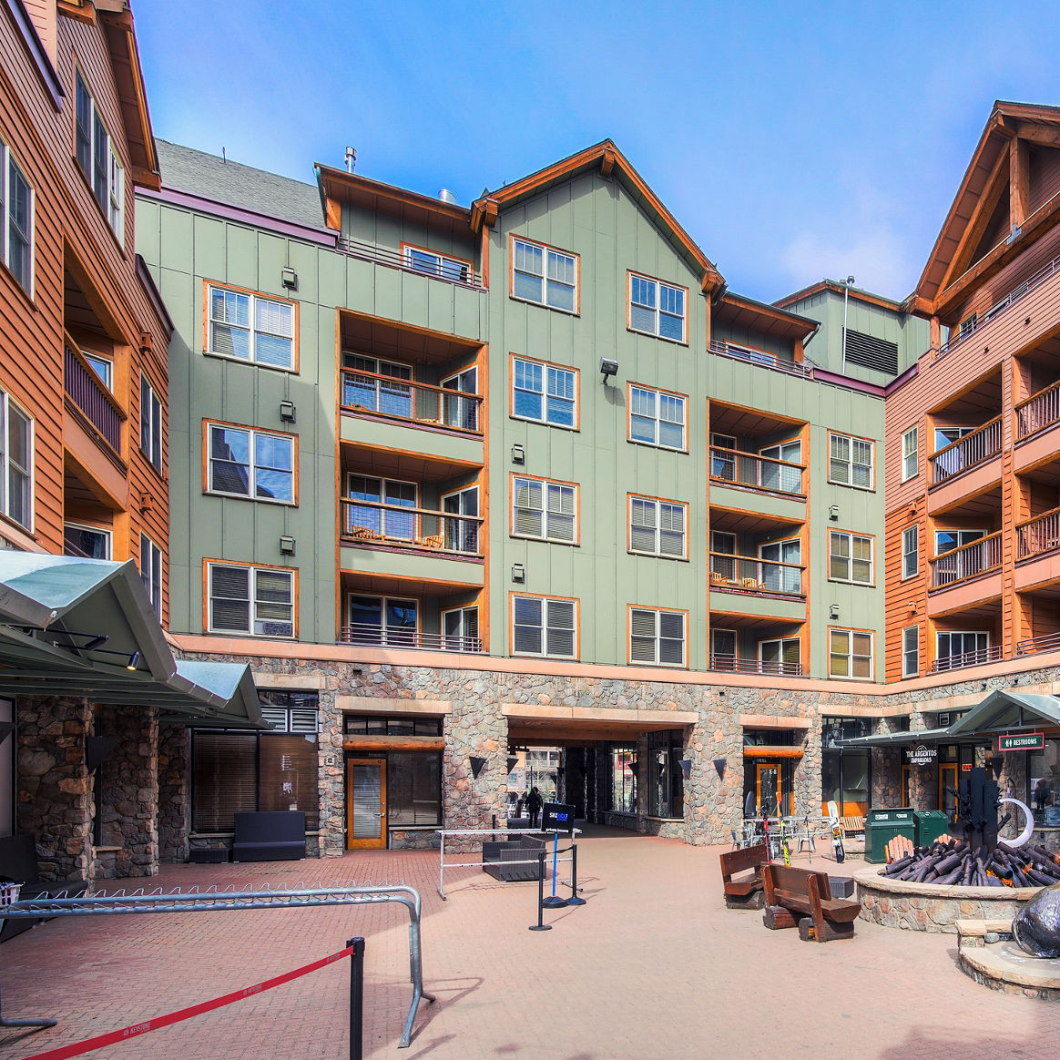 Buffalo Lodge Exterior at Keystone