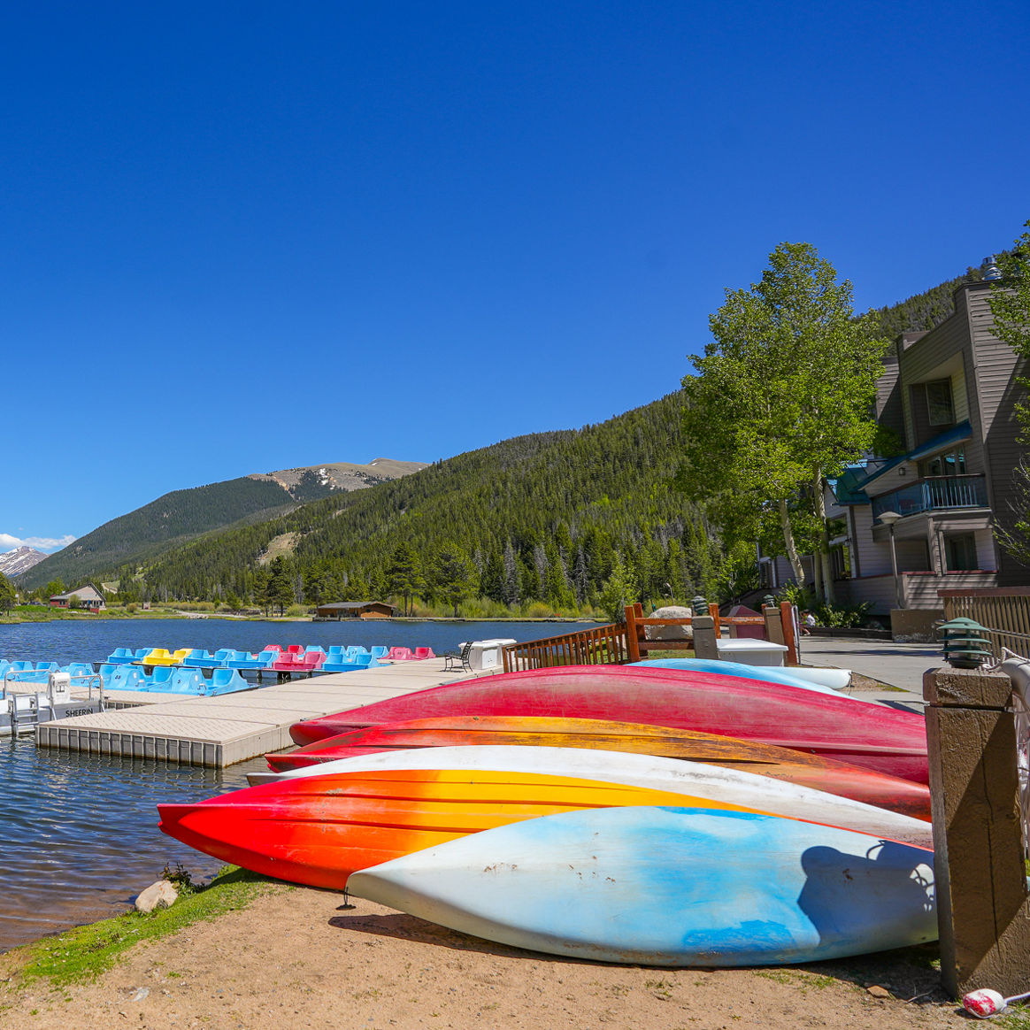 Exterior of Lakeside Village Area at Keystone