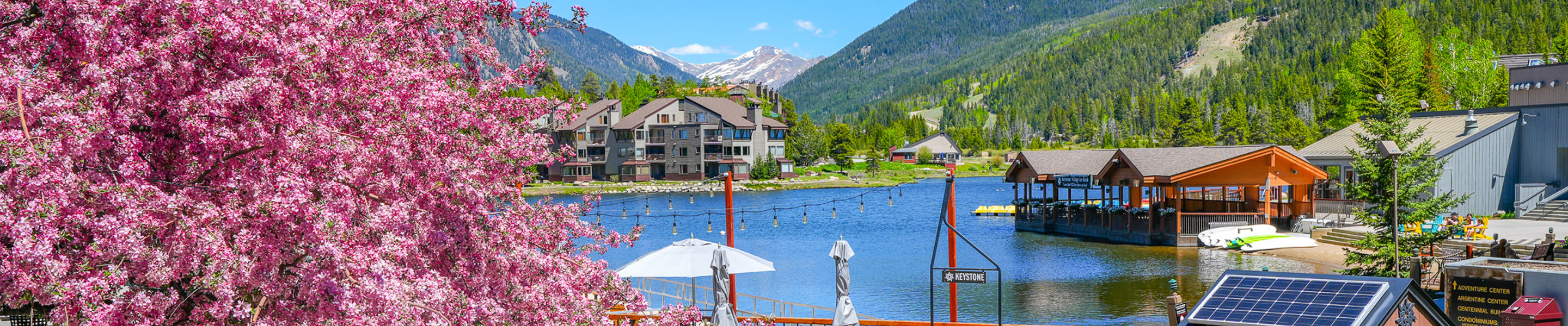 Exterior of Lakeside Village Area at Keystone