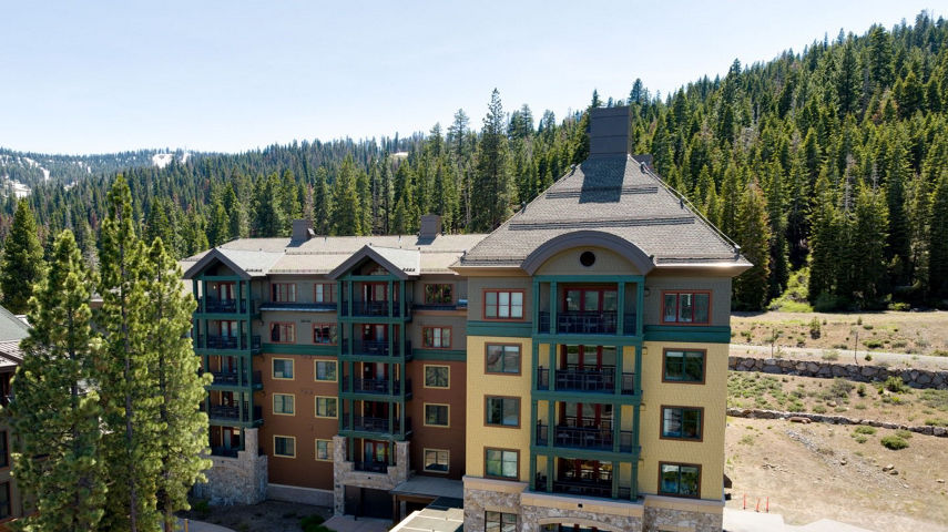 Summer Exterior of Constellation Residences at Northstar