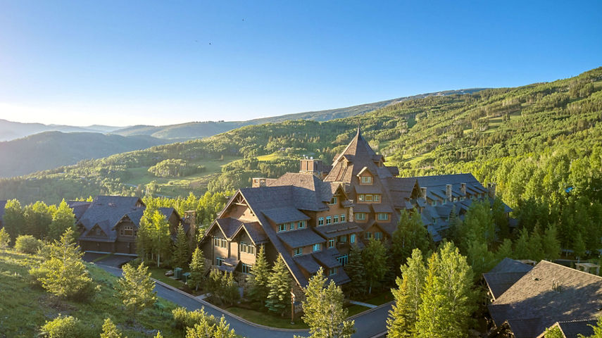 Summer Exterior of Horizon Pass Lodge at Beaver Creek