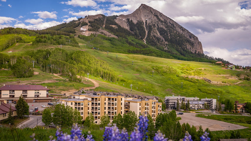 Summer Exterior of The Plaza at Crested Butte