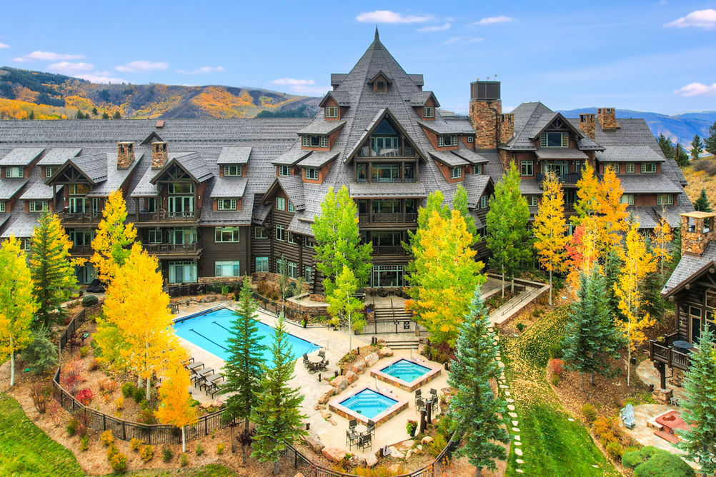 Fall Exterior of Horizon Pass Lodge at Beaver Creek